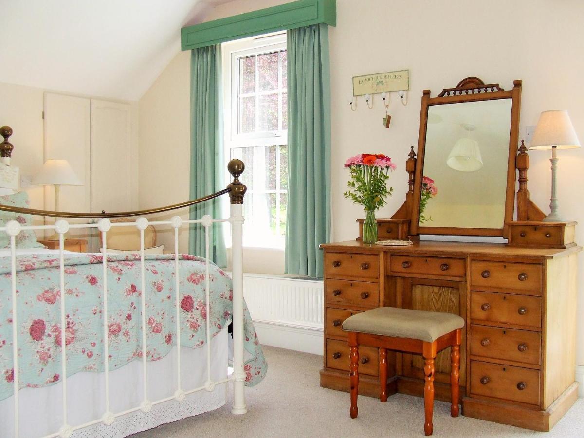 Lobhill Farmhouse Bed And Breakfast And Self Catering Accommodation Okehampton Eksteriør billede