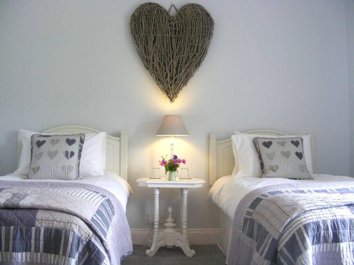 Lobhill Farmhouse Bed And Breakfast And Self Catering Accommodation Okehampton Værelse billede