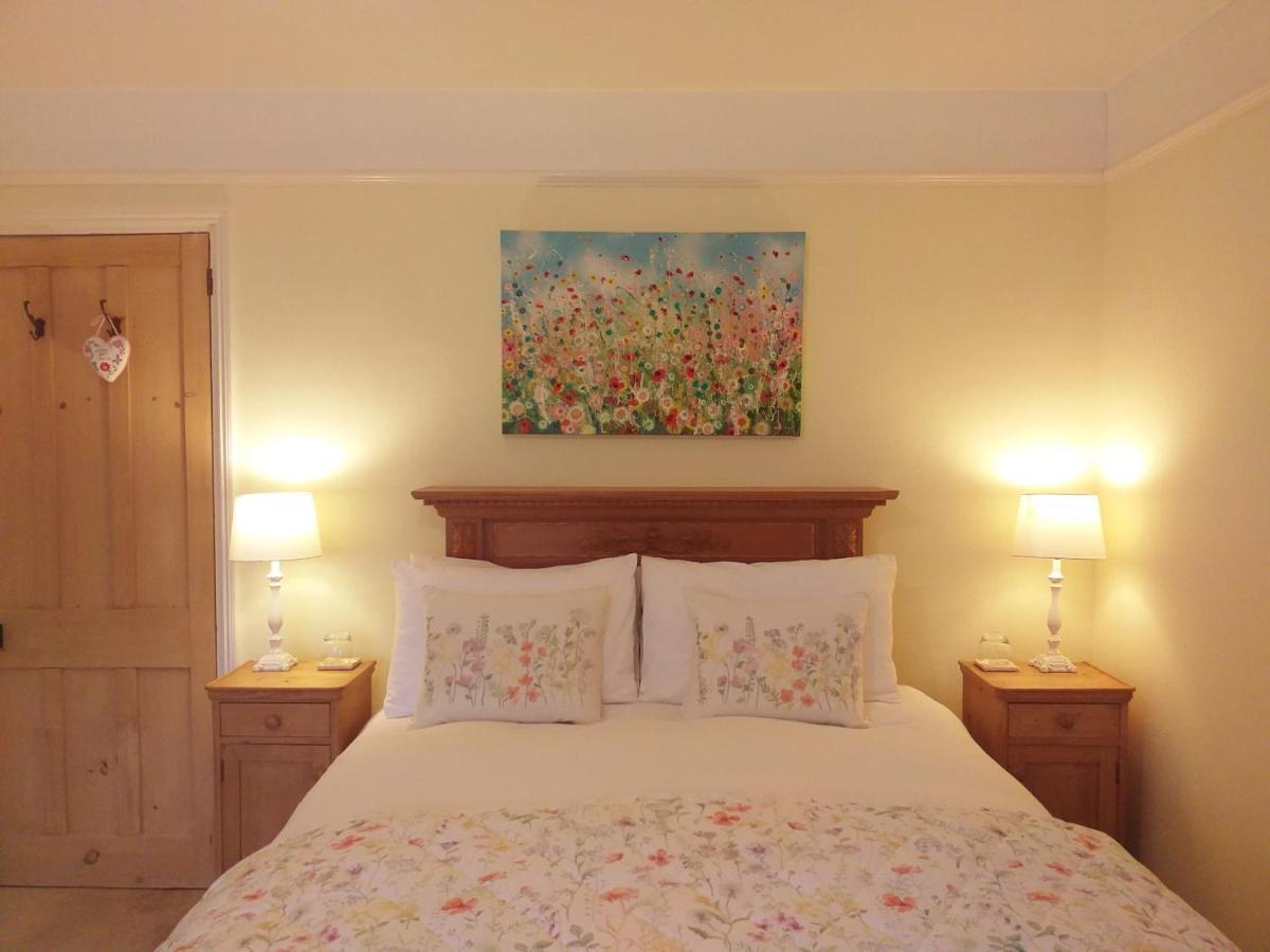 Lobhill Farmhouse Bed And Breakfast And Self Catering Accommodation Okehampton Eksteriør billede